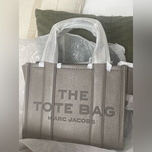 MARC JACOBS THE LEATHER SMALL TOTE BAG